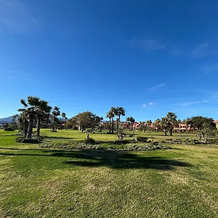 Te Huur 2 Slaapkamers Frontline Complex Apartment