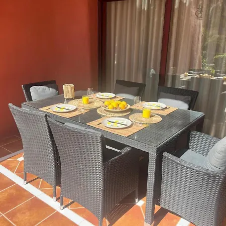 Te Huur 2 Slaapkamers Frontline Complex Apartamento