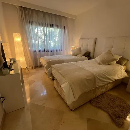 Te Huur 2 Slaapkamers Frontline Complex דירה *