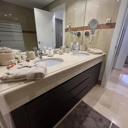 Te Huur 2 Slaapkamers Frontline Complex