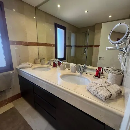 Apartment Te Huur 2 Slaapkamers Frontline Complex *