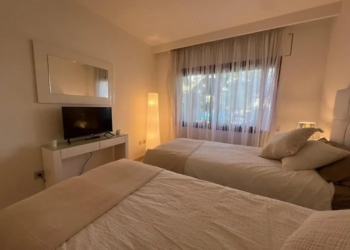 Apartment Te Huur 2 Slaapkamers Frontline Complex Estepona