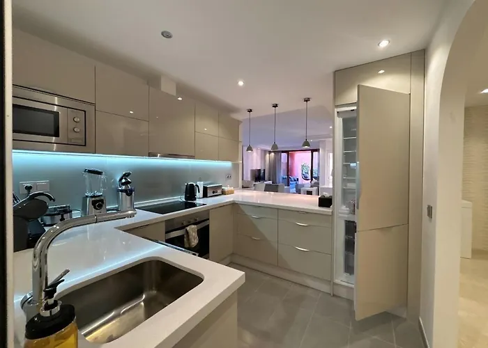 Apartment Te Huur 2 Slaapkamers Frontline Complex Estepona